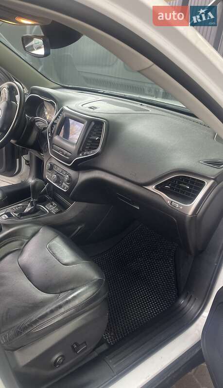 Позашляховик / Кросовер Jeep Cherokee 2020 в Броварах