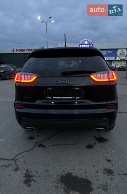 Внедорожник / Кроссовер Jeep Cherokee 2019 в 