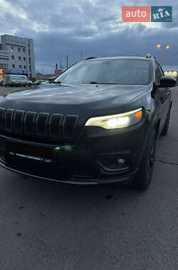Внедорожник / Кроссовер Jeep Cherokee 2019 в 