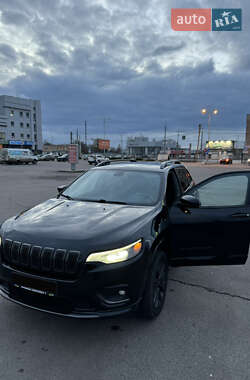 Внедорожник / Кроссовер Jeep Cherokee 2019 в 