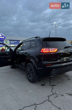 Внедорожник / Кроссовер Jeep Cherokee 2019 в 