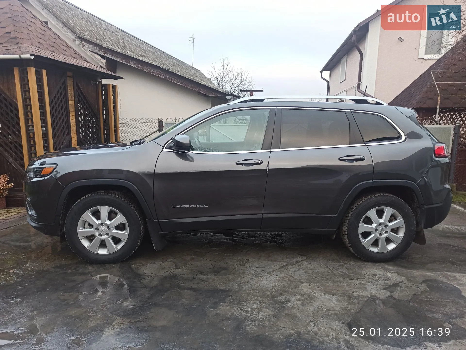 2020 Jeep Cherokee - мініатюра 11