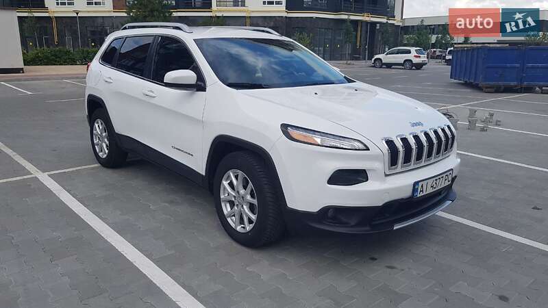 Внедорожник / Кроссовер Jeep Cherokee 2015 в Ирпене