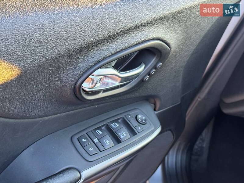 Позашляховик / Кросовер Jeep Cherokee 2020 в Сумах