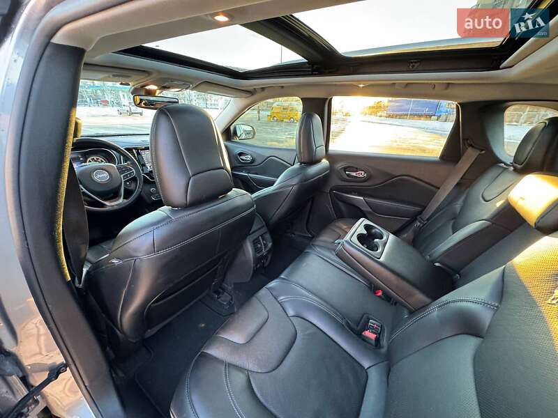 Позашляховик / Кросовер Jeep Cherokee 2020 в Сумах