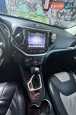 Внедорожник / Кроссовер Jeep Cherokee 2014 в 