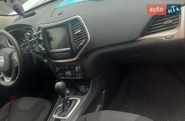 Внедорожник / Кроссовер Jeep Cherokee 2017 в 