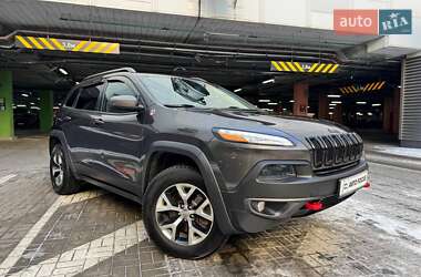 Внедорожник / Кроссовер Jeep Cherokee 2015 в Киеве