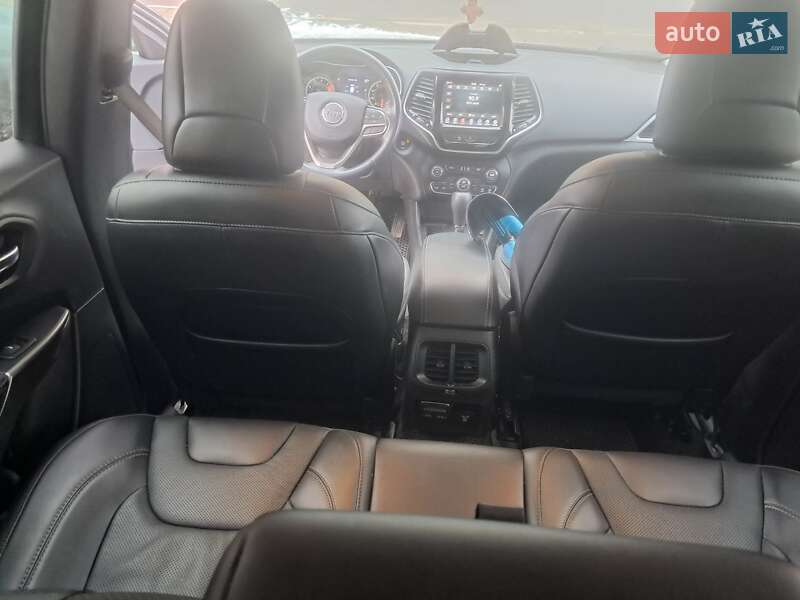 Внедорожник / Кроссовер Jeep Cherokee 2019 в Ровно
