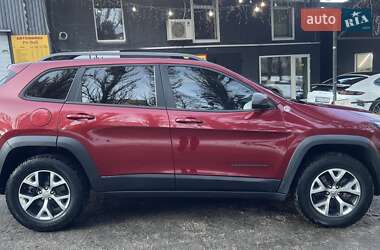 Внедорожник / Кроссовер Jeep Cherokee 2014 в 