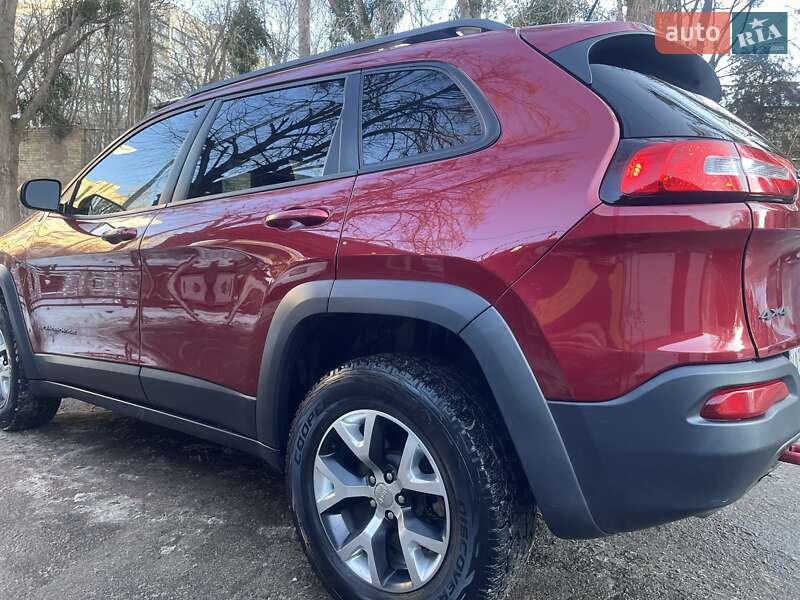 Внедорожник / Кроссовер Jeep Cherokee 2014 в Киеве