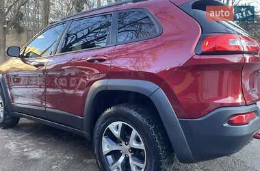 Внедорожник / Кроссовер Jeep Cherokee 2014 в 
