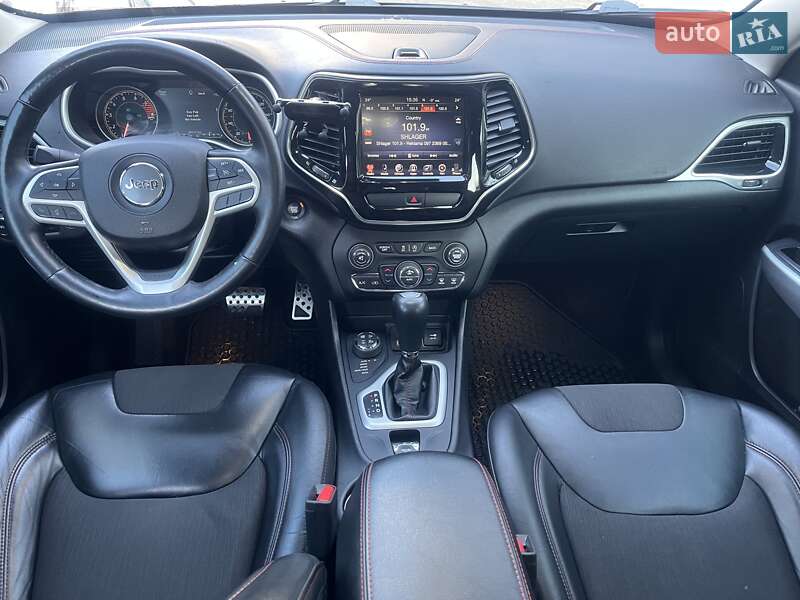 Внедорожник / Кроссовер Jeep Cherokee 2014 в Киеве