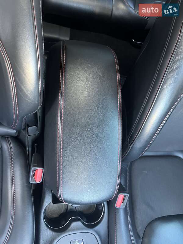 Внедорожник / Кроссовер Jeep Cherokee 2014 в Киеве