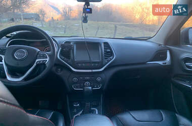 Позашляховик / Кросовер Jeep Cherokee 2015 в Вижниці