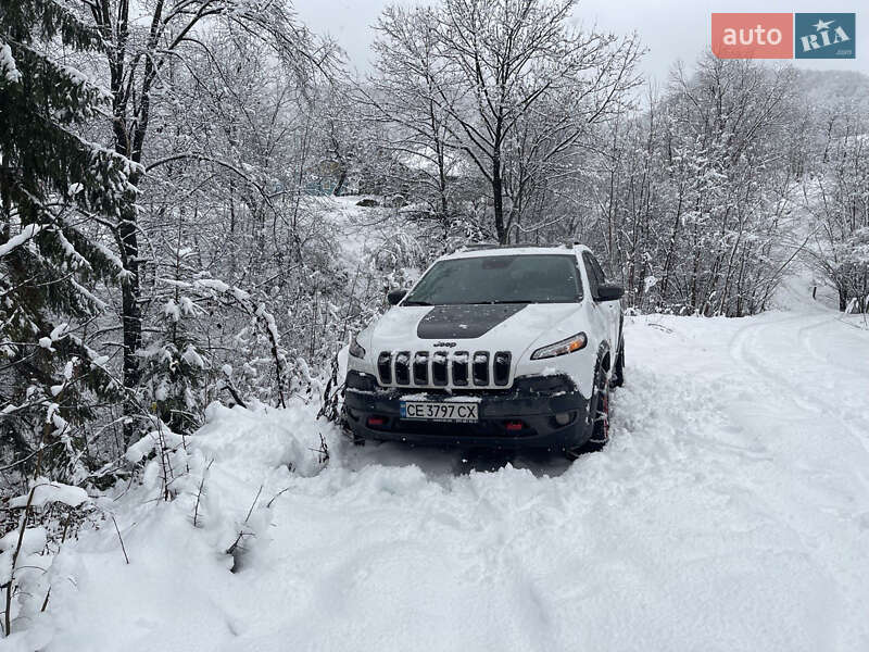 Внедорожник / Кроссовер Jeep Cherokee 2015 в Вижнице