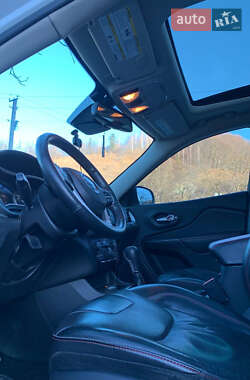 Позашляховик / Кросовер Jeep Cherokee 2015 в Вижниці