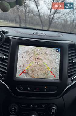 Внедорожник / Кроссовер Jeep Cherokee 2018 в 
