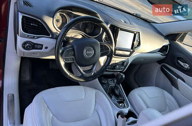Позашляховик / Кросовер Jeep Cherokee 2019 в 