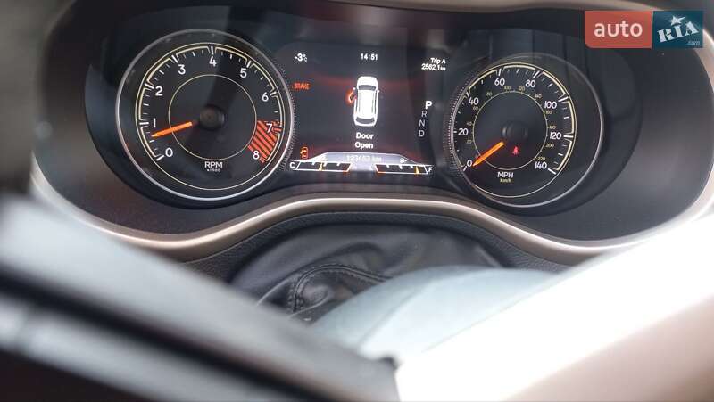 Позашляховик / Кросовер Jeep Cherokee 2014 в Кривому Розі