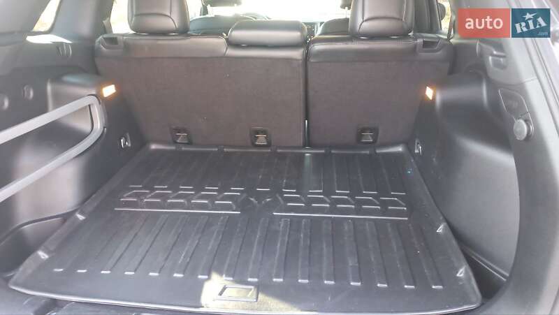 Позашляховик / Кросовер Jeep Cherokee 2014 в Кривому Розі