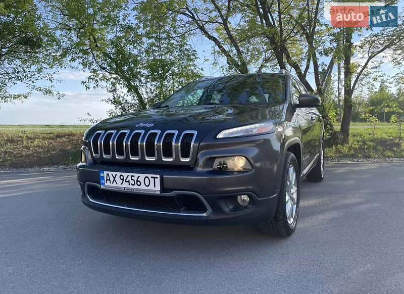 Внедорожник / Кроссовер Jeep Cherokee 2016 в 