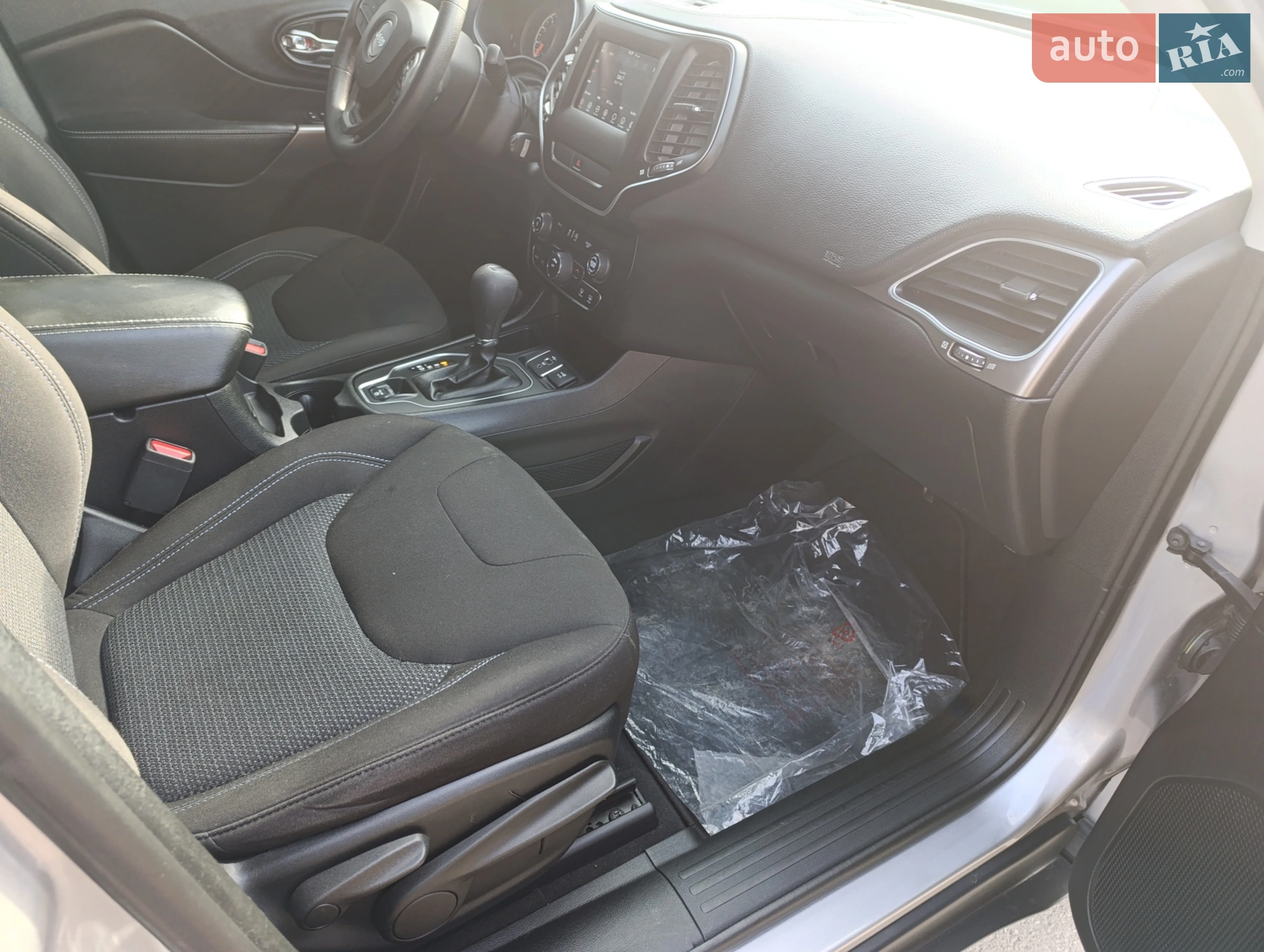 2019 Jeep Cherokee - мініатюра 5