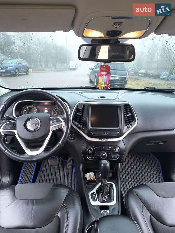 Внедорожник / Кроссовер Jeep Cherokee 2014 в Хмельницком