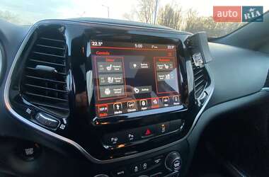 Внедорожник / Кроссовер Jeep Cherokee 2019 в 
