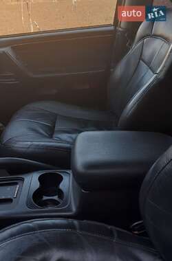 Внедорожник / Кроссовер Jeep Cherokee 2003 в 