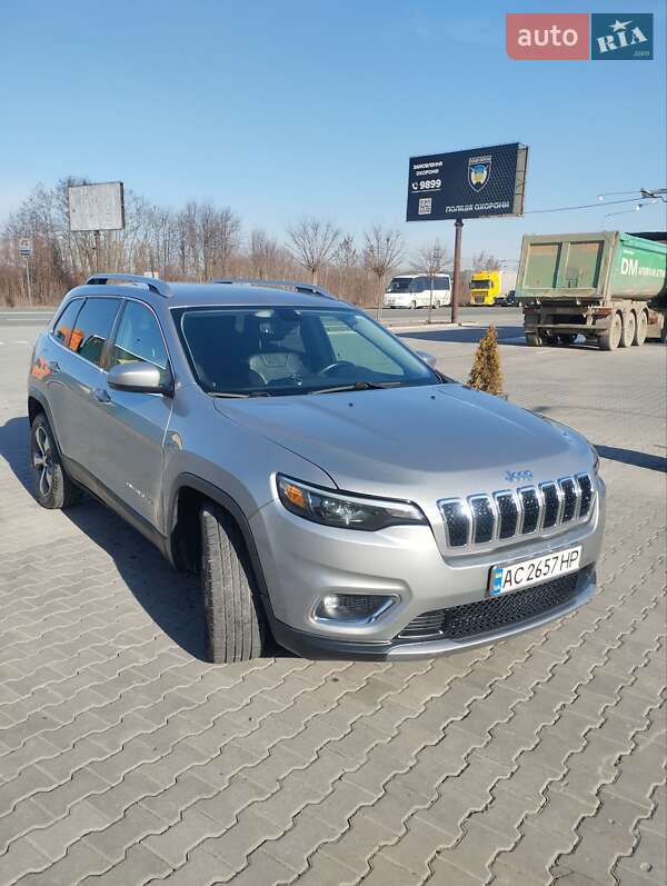 Внедорожник / Кроссовер Jeep Cherokee 2018 в Киеве