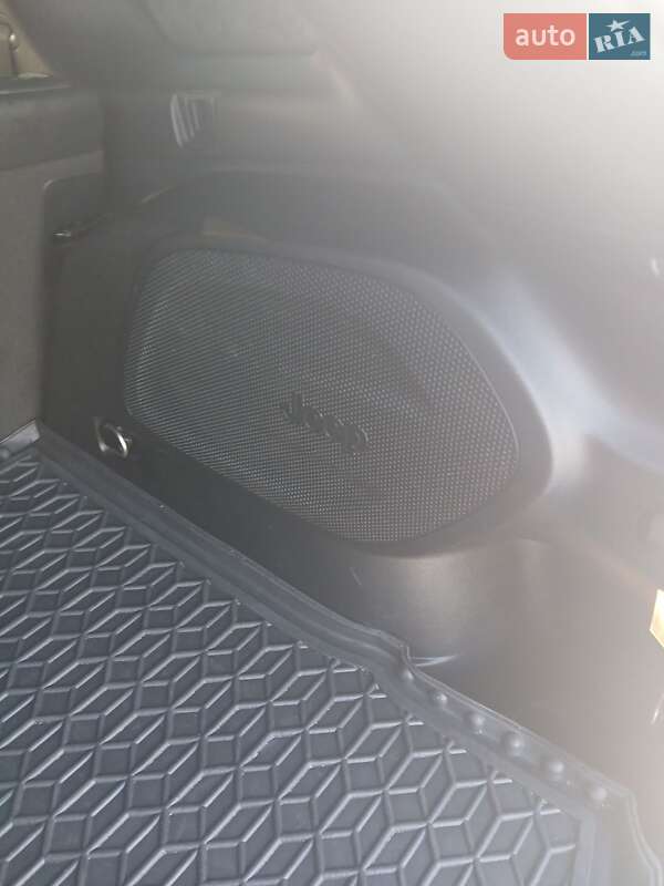 Позашляховик / Кросовер Jeep Cherokee 2020 в Ромнах