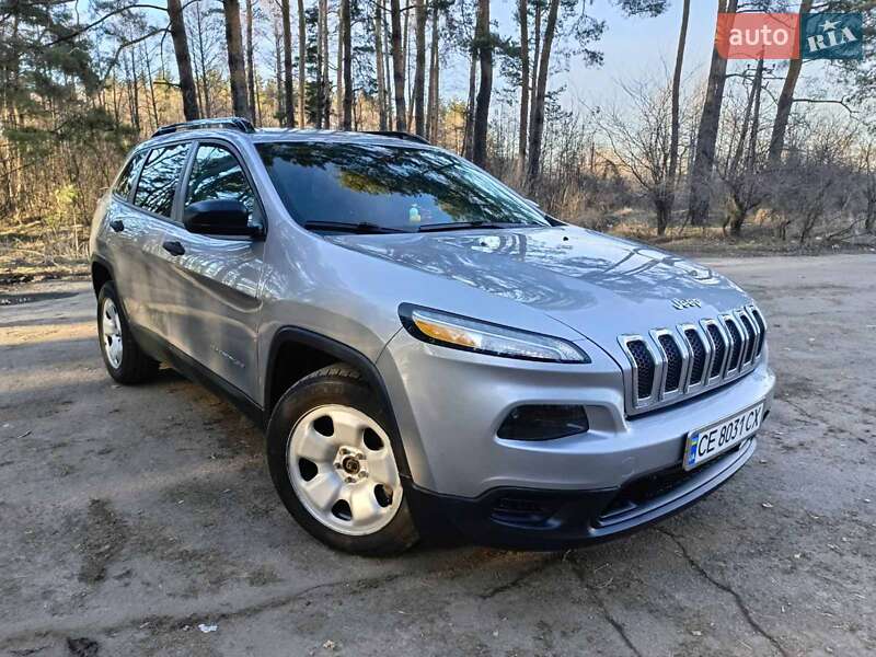 Внедорожник / Кроссовер Jeep Cherokee 2015 в Житомире