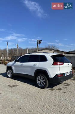 Внедорожник / Кроссовер Jeep Cherokee 2016 в 