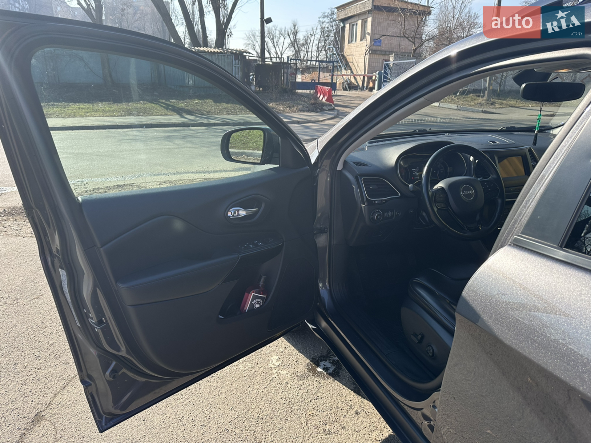 2019 Jeep Cherokee - мініатюра 9