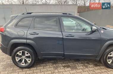 Внедорожник / Кроссовер Jeep Cherokee 2016 в 