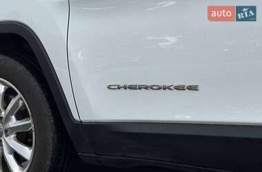 Позашляховик / Кросовер Jeep Cherokee 2016 в 