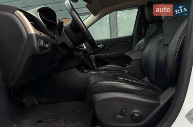 Позашляховик / Кросовер Jeep Cherokee 2016 в 