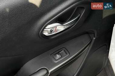 Позашляховик / Кросовер Jeep Cherokee 2016 в 