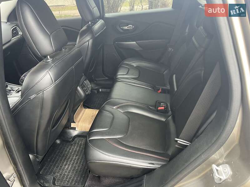 Позашляховик / Кросовер Jeep Cherokee 2018 в Запоріжжі