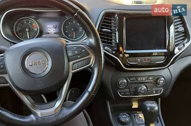 Внедорожник / Кроссовер Jeep Cherokee 2020 в 