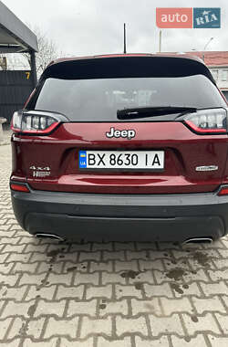 Позашляховик / Кросовер Jeep Cherokee 2018 в 