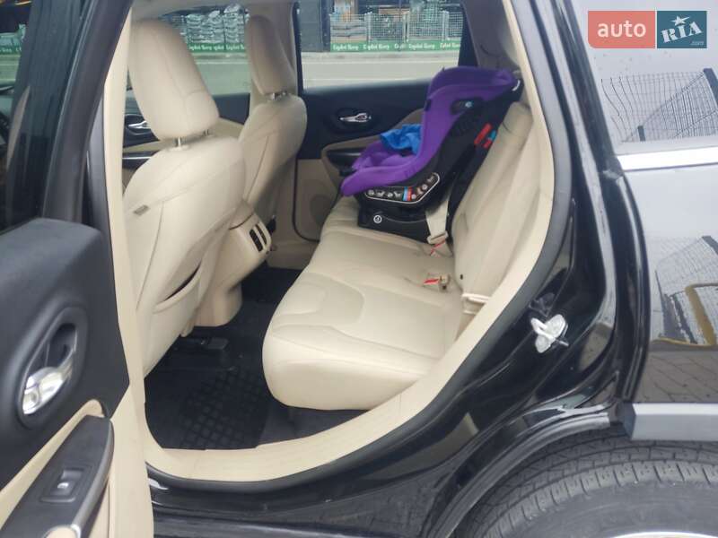 Позашляховик / Кросовер Jeep Cherokee 2018 в Первомайську