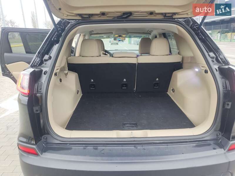 Позашляховик / Кросовер Jeep Cherokee 2018 в Первомайську