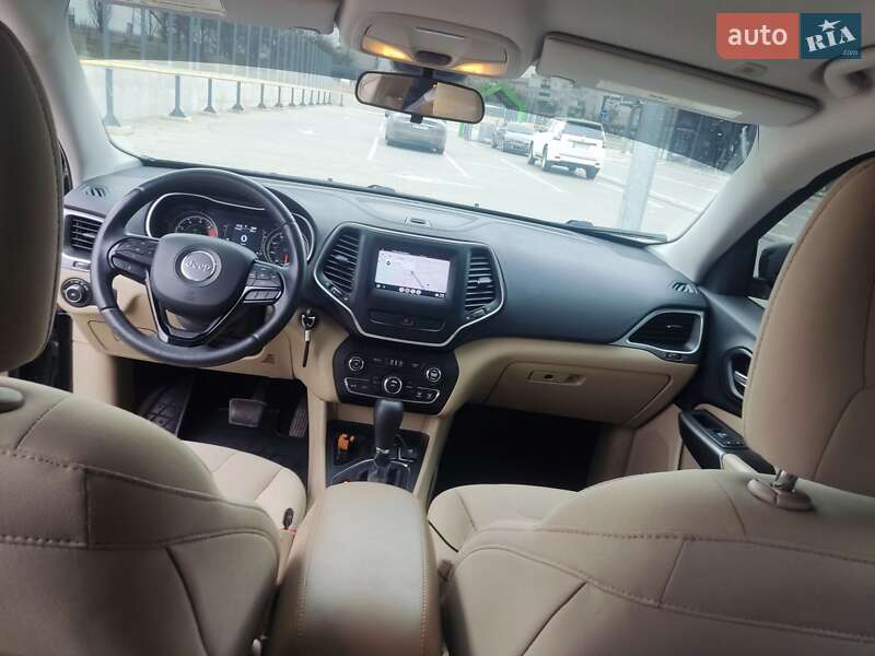 Позашляховик / Кросовер Jeep Cherokee 2018 в Первомайську