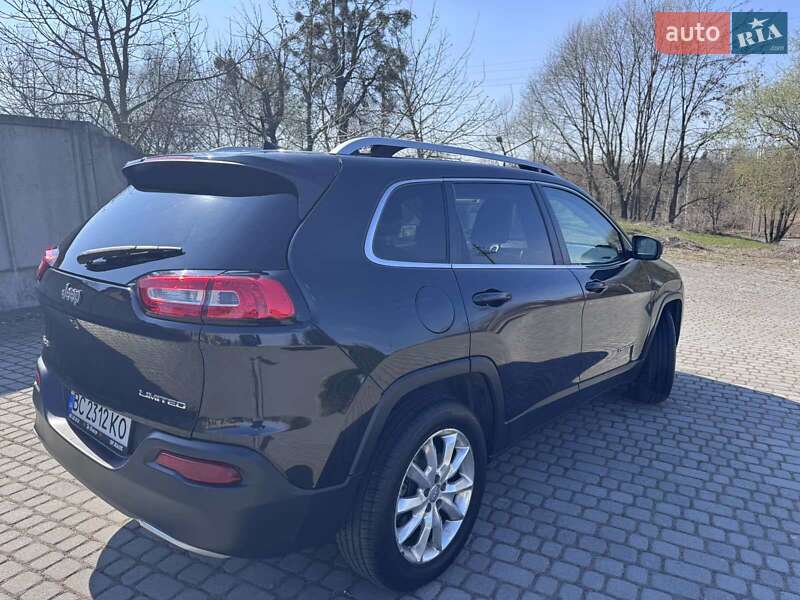 Внедорожник / Кроссовер Jeep Cherokee 2015 в Львове