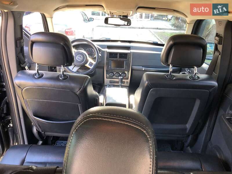 Внедорожник / Кроссовер Jeep Cherokee 2011 в Киеве