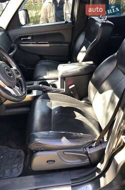 Позашляховик / Кросовер Jeep Cherokee 2011 в 