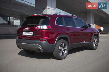 Внедорожник / Кроссовер Jeep Cherokee 2018 в 
