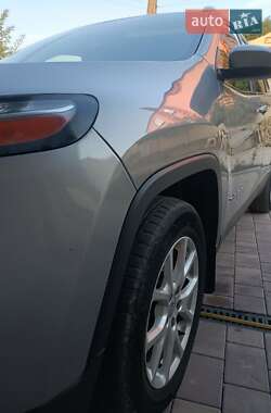 Внедорожник / Кроссовер Jeep Cherokee 2015 в 